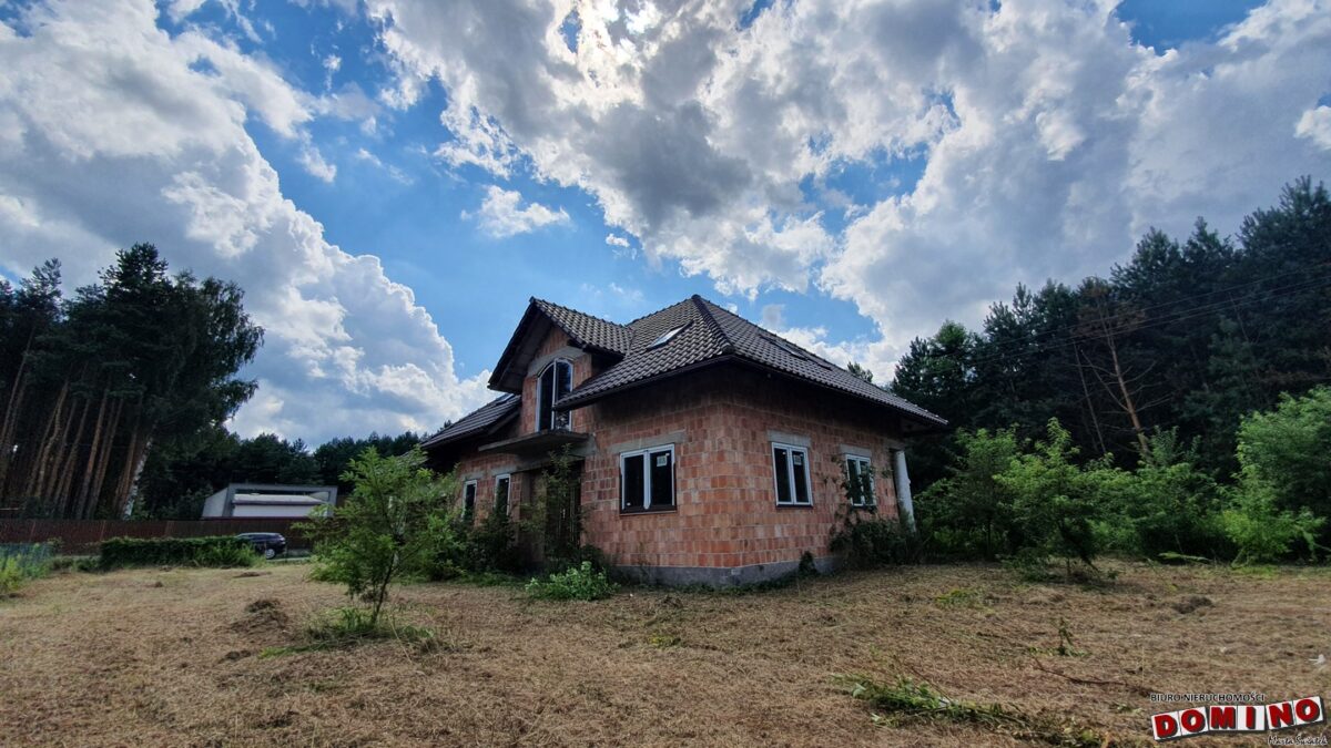 Dom w stanie surowym zamkniętym w Jastkowicach, działka 13 ar