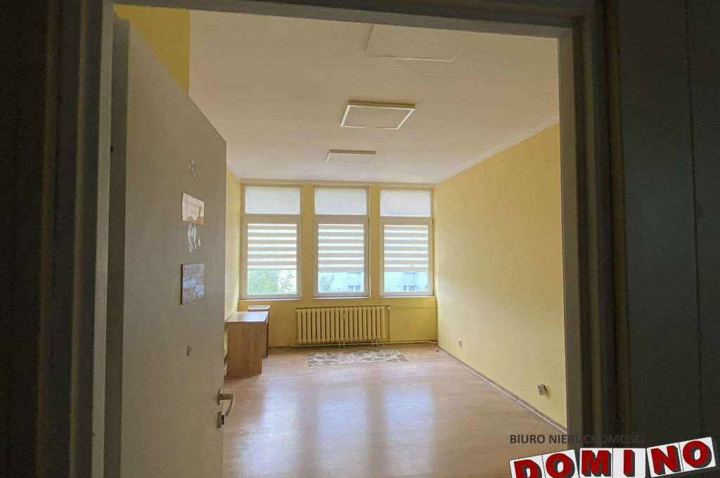 Lokal biurowy 22m przy al. Jana Pawła II. Czynsz 600 zł