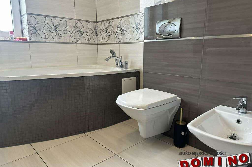 579906236_825786567094742_3865903365220154425_n